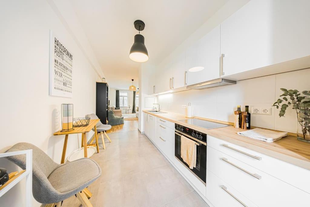 Stylisches Zentrales City-Apartment Mit 2 Balkonen Leipzig Bagian luar foto