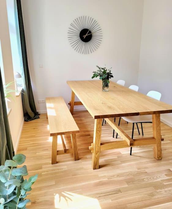 Stylisches Zentrales City-Apartment Mit 2 Balkonen Leipzig Bagian luar foto