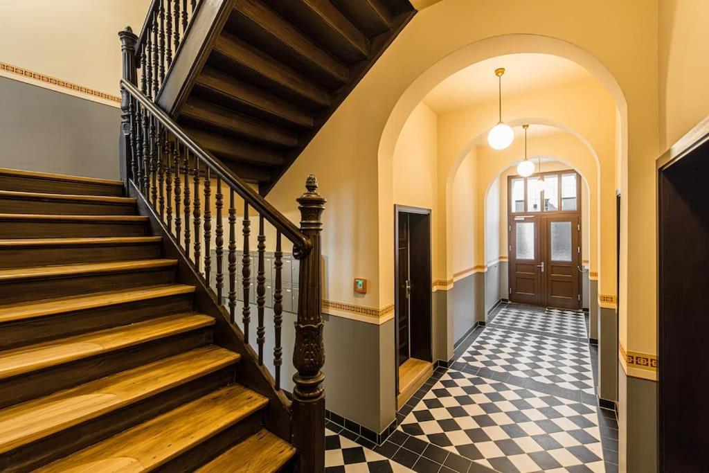 Stylisches Zentrales City-Apartment Mit 2 Balkonen Leipzig Bagian luar foto